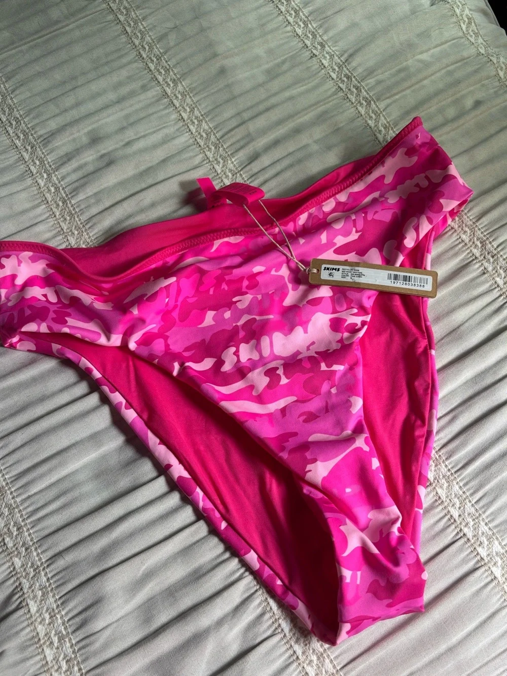 SKIMS Pink Camo Mid Waist Bikini Bottoms Size M / Medium